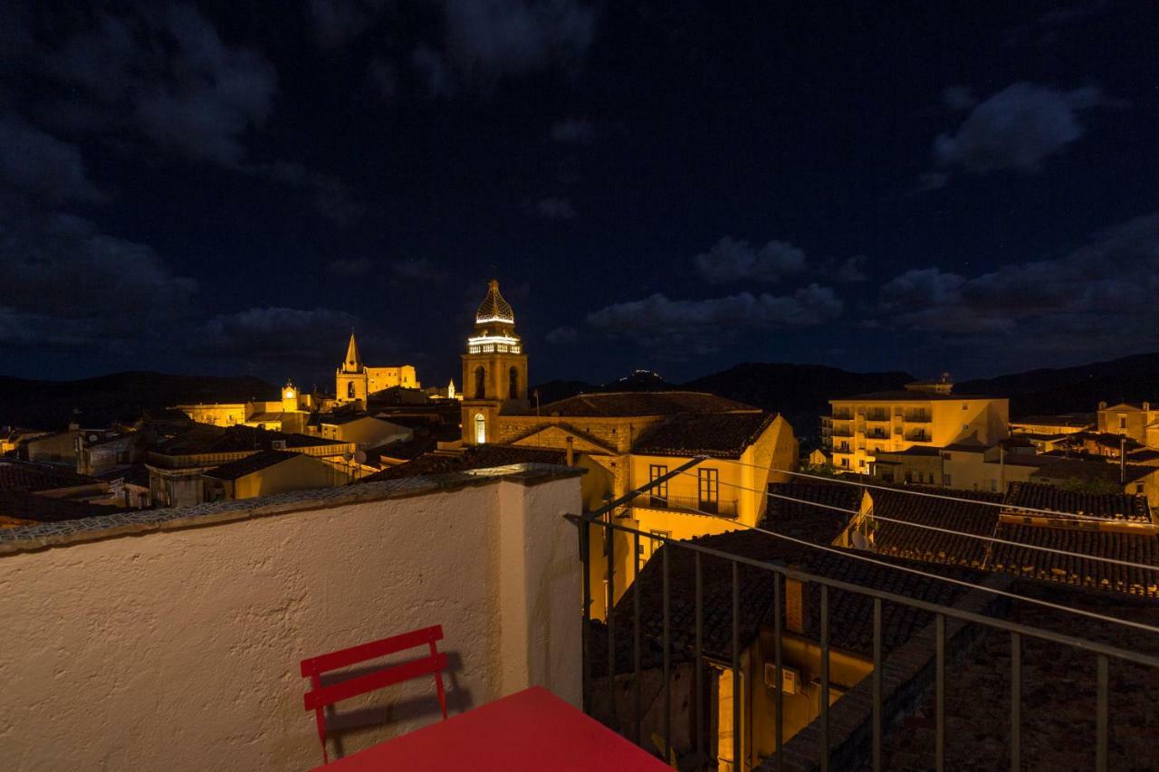 Case Spazioscena - Tersicore Castelbuono  Exterior photo