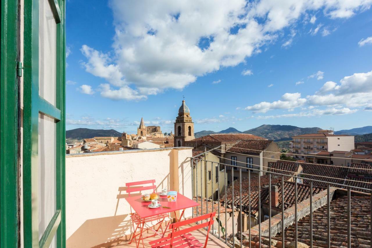 Case Spazioscena - Tersicore Castelbuono  Exterior photo